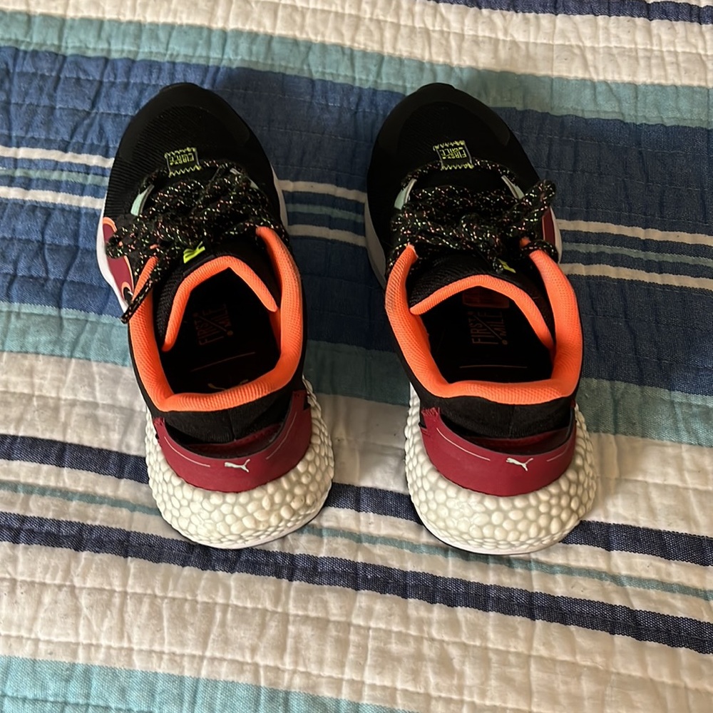 Puma Running Shoes - Picture 4 of 5